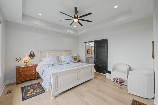 14305 Sutton Drive, Urbandale, IA 50323