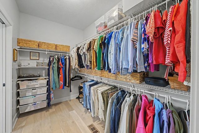14305 Sutton Drive, Urbandale, IA 50323