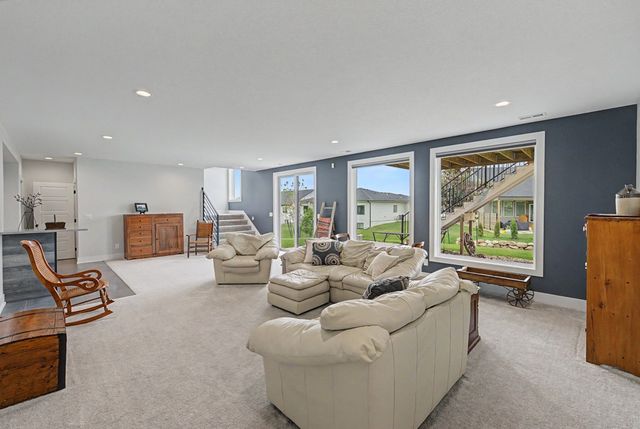 14305 Sutton Drive, Urbandale, IA 50323