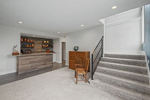 14305 Sutton Drive, Urbandale, IA 50323