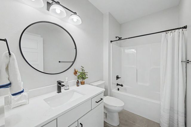 14305 Sutton Drive, Urbandale, IA 50323