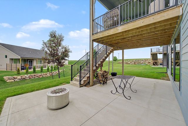 14305 Sutton Drive, Urbandale, IA 50323