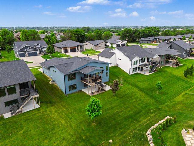14305 Sutton Drive, Urbandale, IA 50323