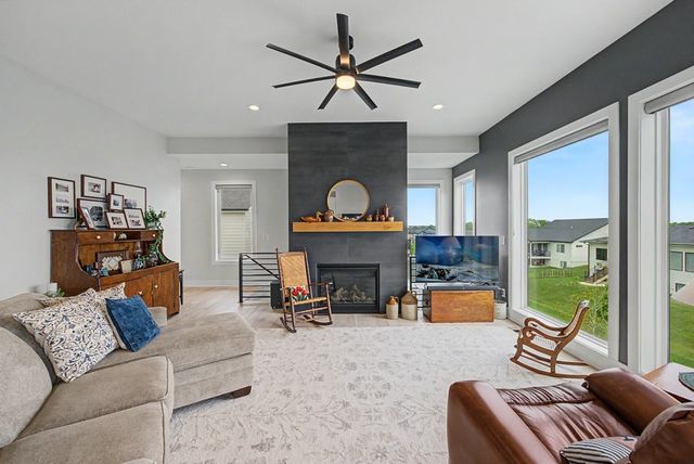 14305 Sutton Drive, Urbandale, IA 50323