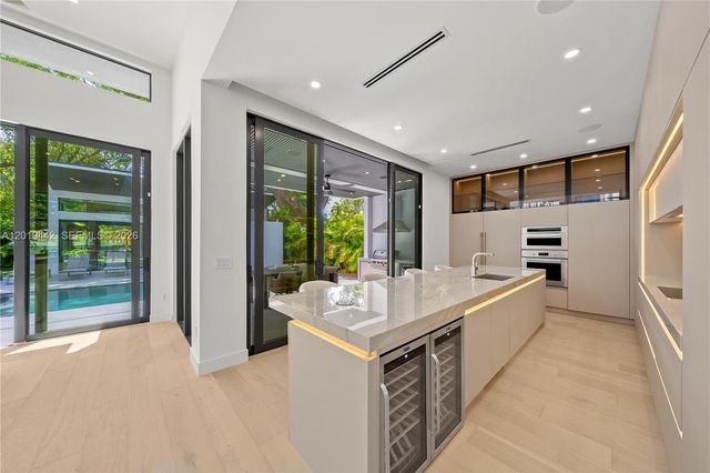 280 NW 47th St, Miami, FL 33127
