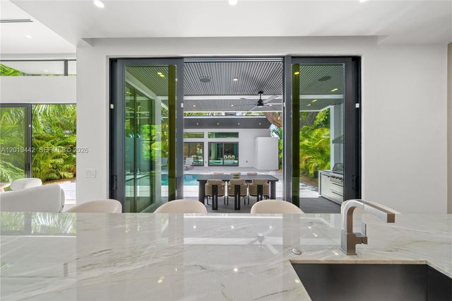 280 NW 47th St, Miami, FL 33127