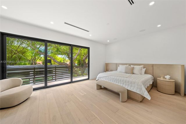 280 NW 47th St, Miami, FL 33127