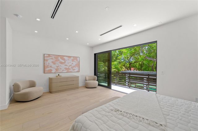 280 NW 47th St, Miami, FL 33127