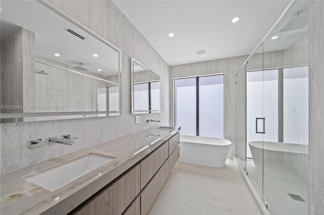 280 NW 47th St, Miami, FL 33127