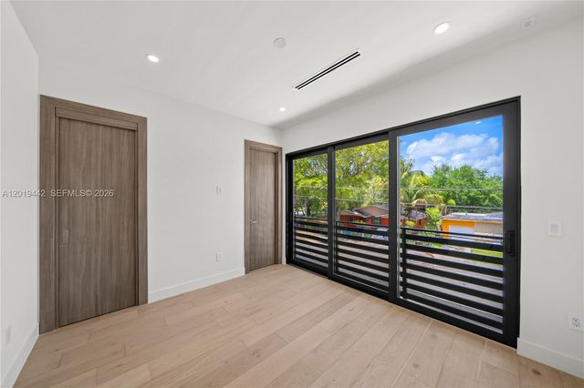 280 NW 47th St, Miami, FL 33127