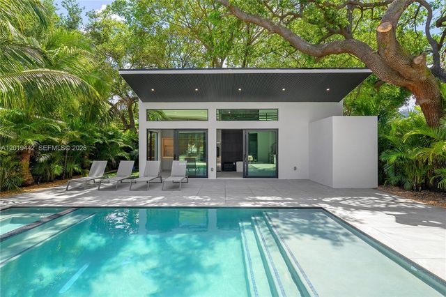 280 NW 47th St, Miami, FL 33127