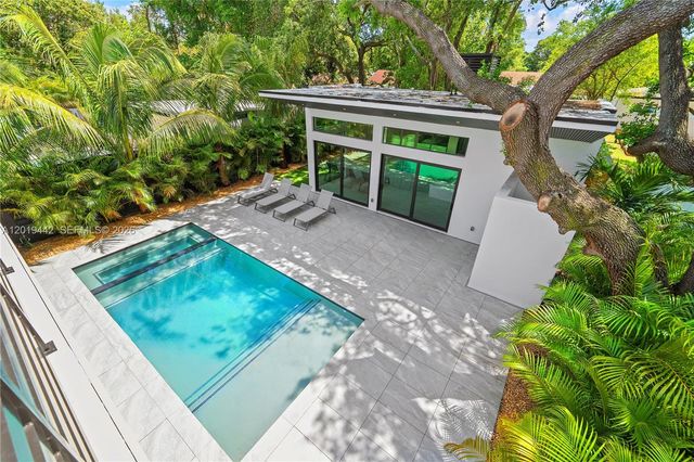 280 NW 47th St, Miami, FL 33127