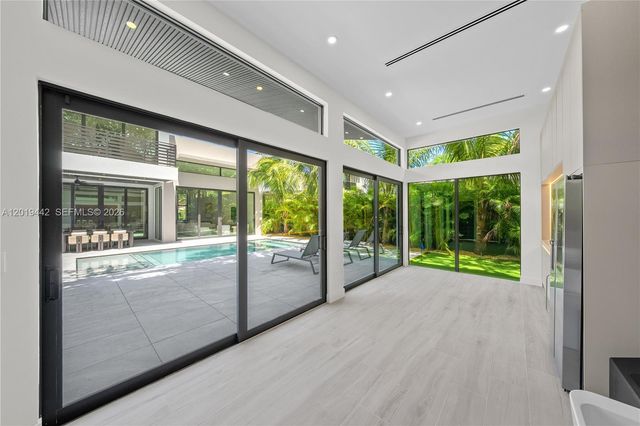 280 NW 47th St, Miami, FL 33127