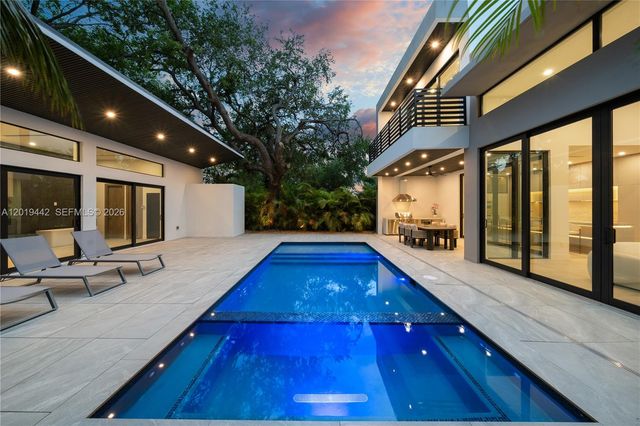 280 NW 47th St, Miami, FL 33127