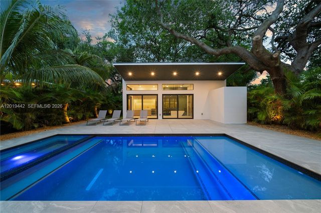 280 NW 47th St, Miami, FL 33127