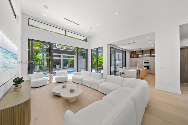 280 NW 47th St, Miami, FL 33127