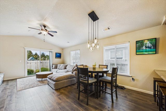 1938 Sagewood Way, Mckinleyville, CA 95519