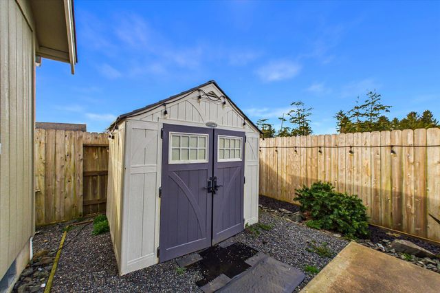 1938 Sagewood Way, Mckinleyville, CA 95519