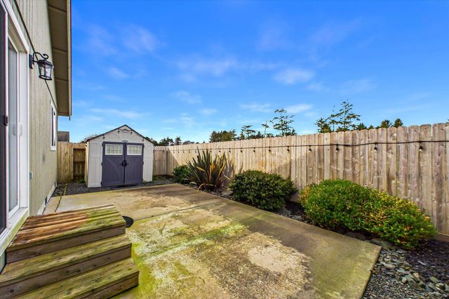 1938 Sagewood Way, Mckinleyville, CA 95519