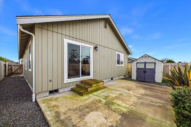 1938 Sagewood Way, Mckinleyville, CA 95519