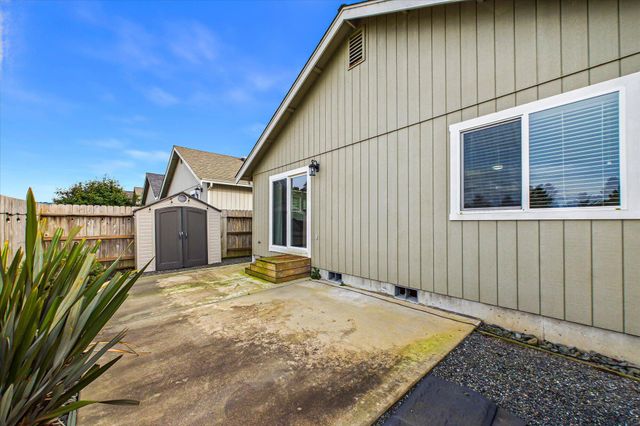1938 Sagewood Way, Mckinleyville, CA 95519