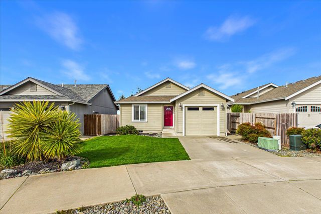 1938 Sagewood Way, Mckinleyville, CA 95519