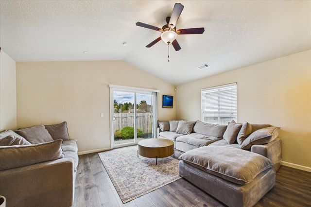 1938 Sagewood Way, Mckinleyville, CA 95519