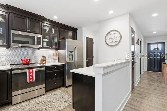 6 Old Stoney Ln, Hilton Head Island, SC 29926