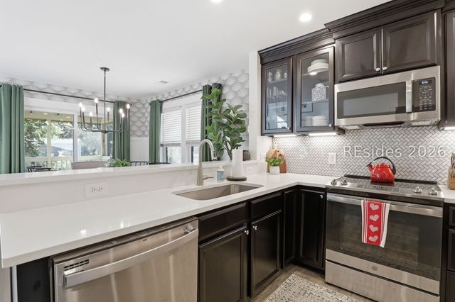 6 Old Stoney Ln, Hilton Head Island, SC 29926