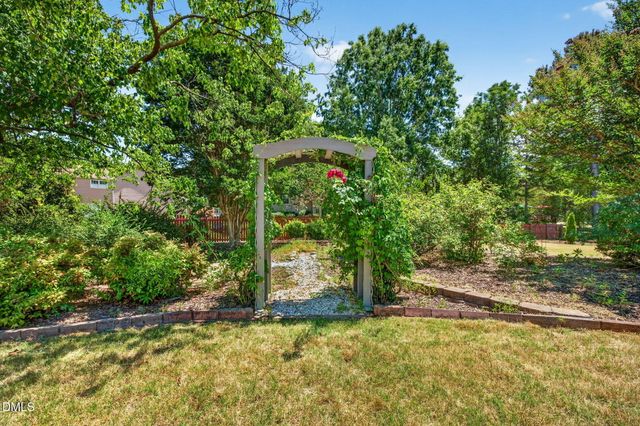 105 Ecklin Lane, Cary, NC 27519