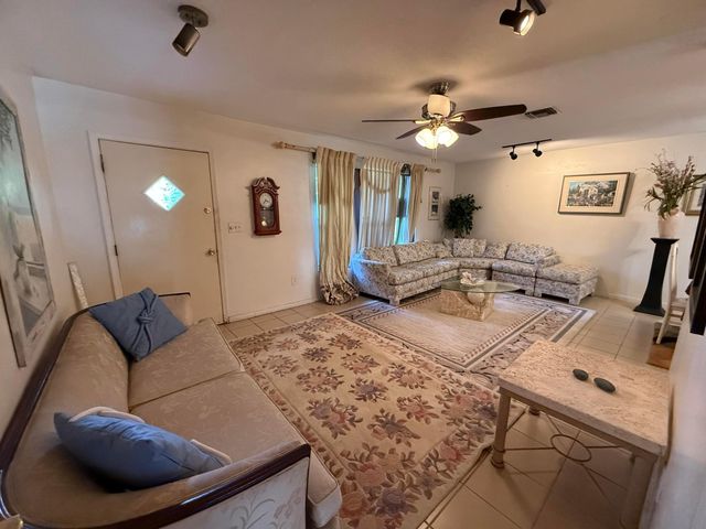 3700 NW 82nd Avenue, Coral Springs, FL 33065