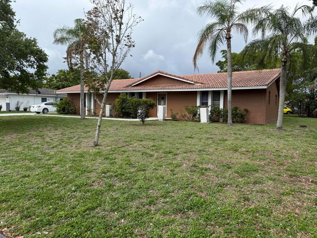 3700 NW 82nd Avenue, Coral Springs, FL 33065