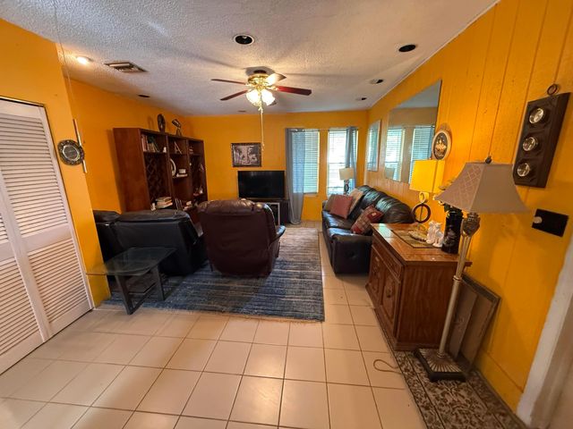 3700 NW 82nd Avenue, Coral Springs, FL 33065