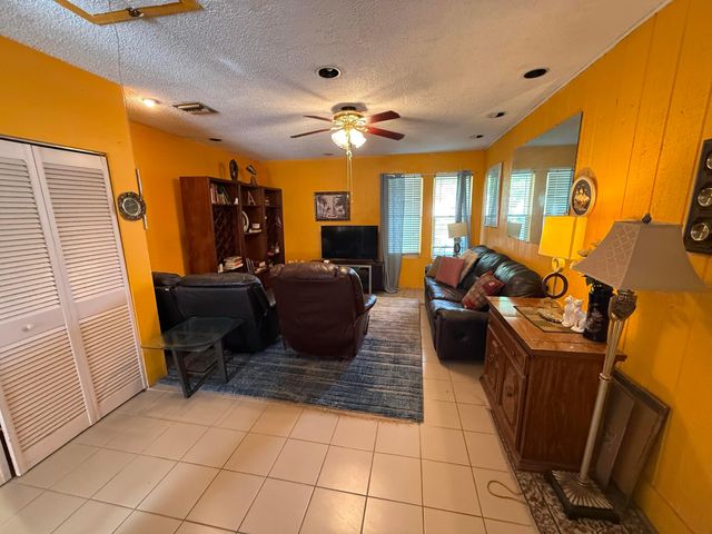 3700 NW 82nd Avenue, Coral Springs, FL 33065