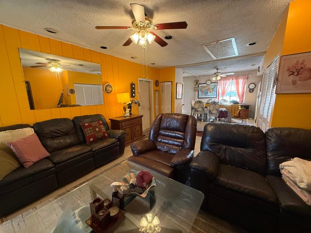 3700 NW 82nd Avenue, Coral Springs, FL 33065