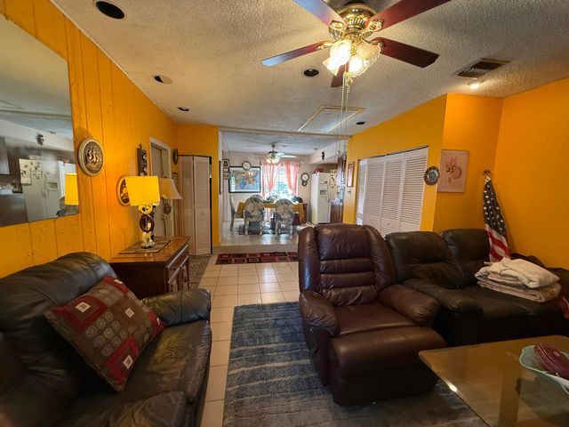 3700 NW 82nd Avenue, Coral Springs, FL 33065