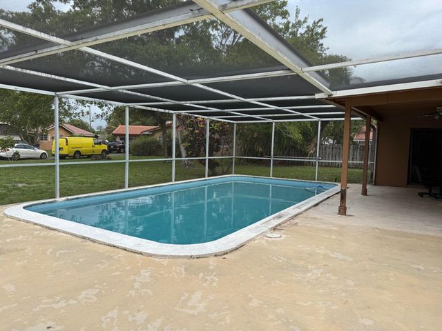 3700 NW 82nd Avenue, Coral Springs, FL 33065