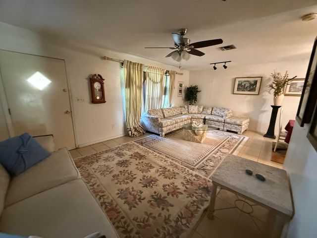 3700 NW 82nd Avenue, Coral Springs, FL 33065