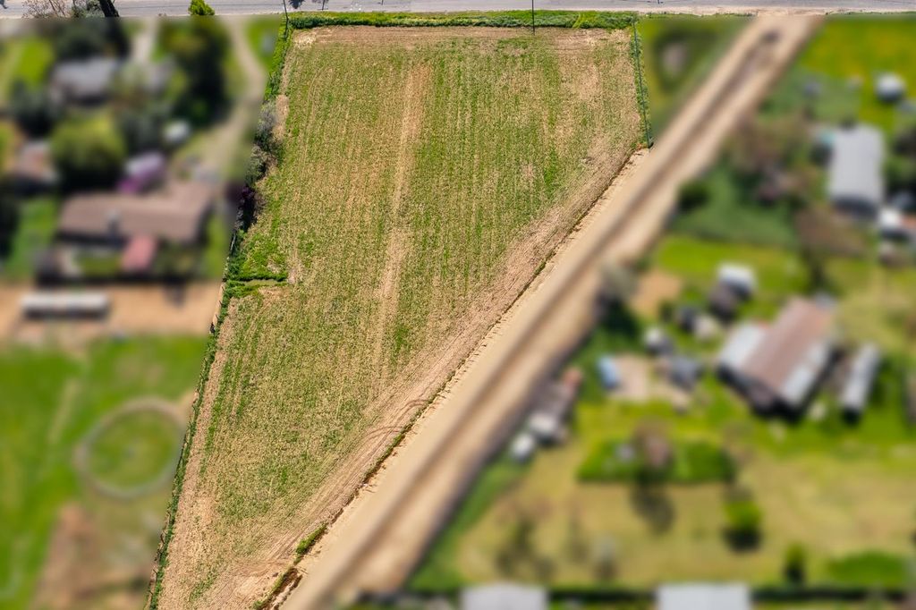 Image 13 of property listing at 0 Princeton Avenue, Fresno, CA 93722