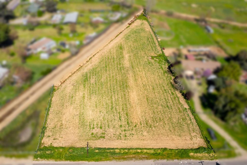 Image 2 of property listing at 0 Princeton Avenue, Fresno, CA 93722