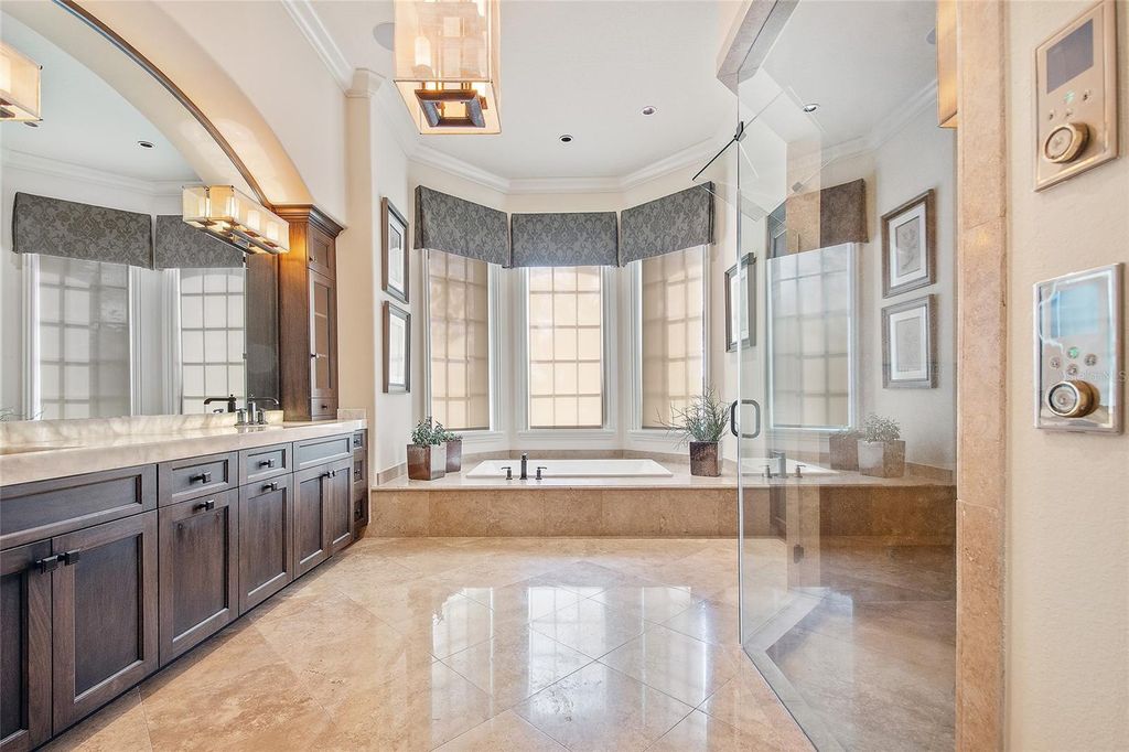 Image 33 of property listing at 9349 TIBET POINTE CIRCLE, Windermere, FL 34786