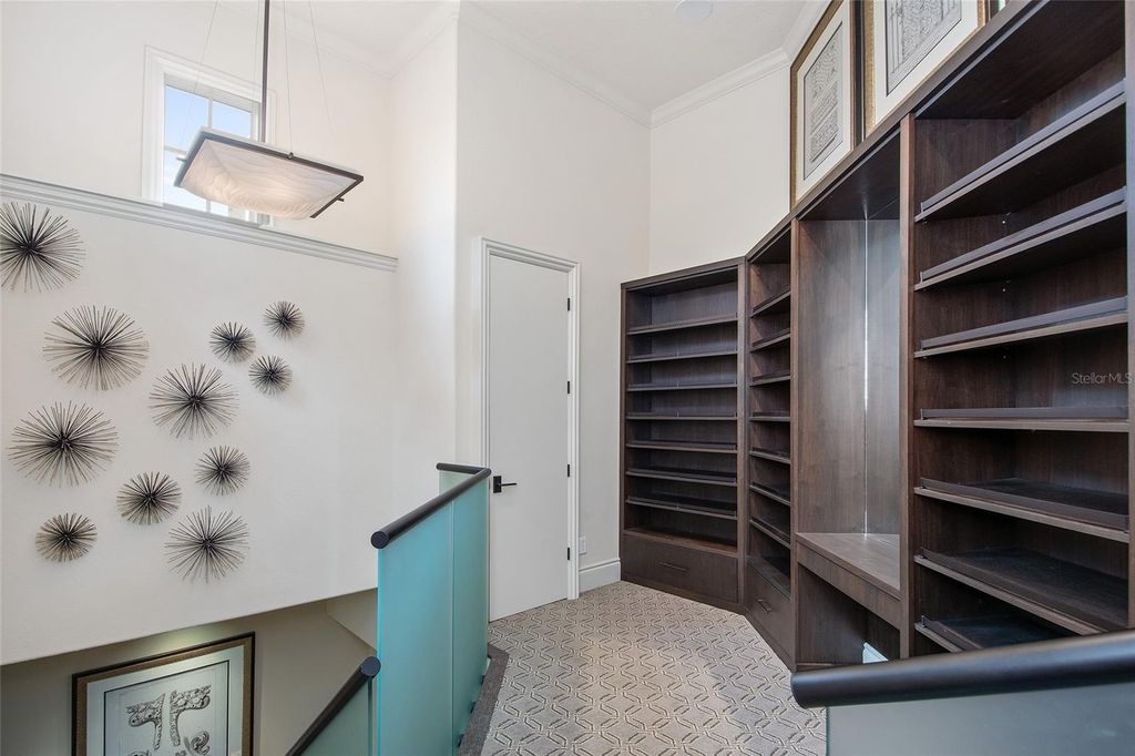 Image 36 of property listing at 9349 TIBET POINTE CIRCLE, Windermere, FL 34786