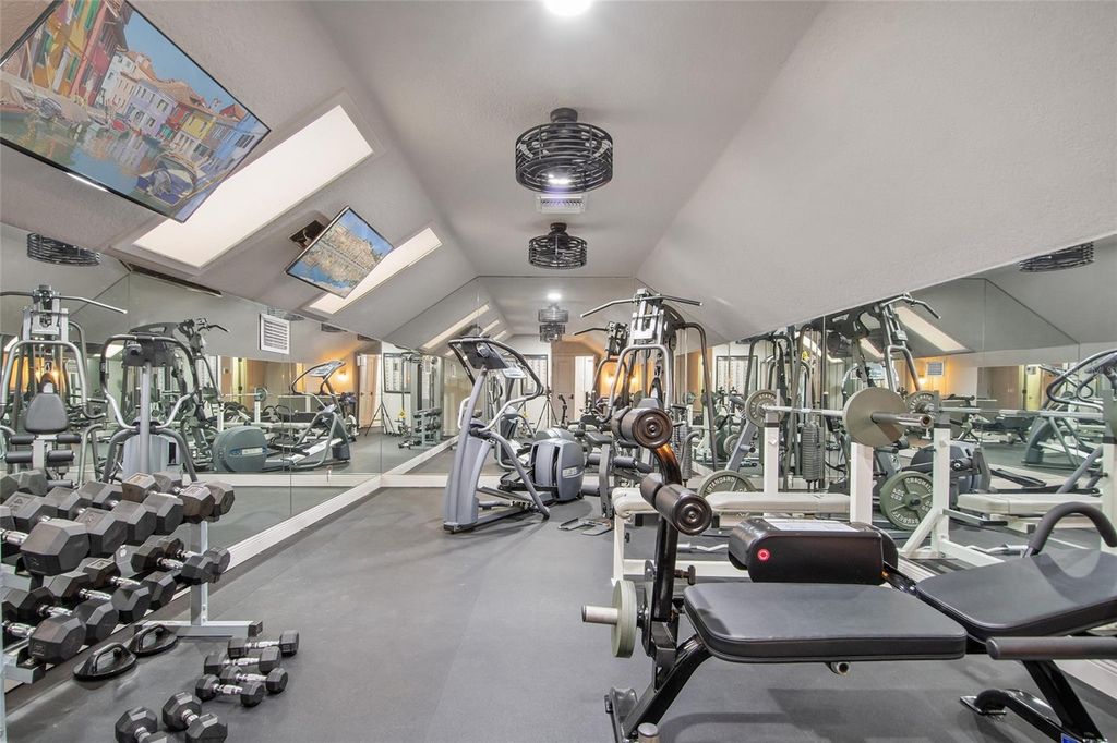 Image 46 of property listing at 9349 TIBET POINTE CIRCLE, Windermere, FL 34786