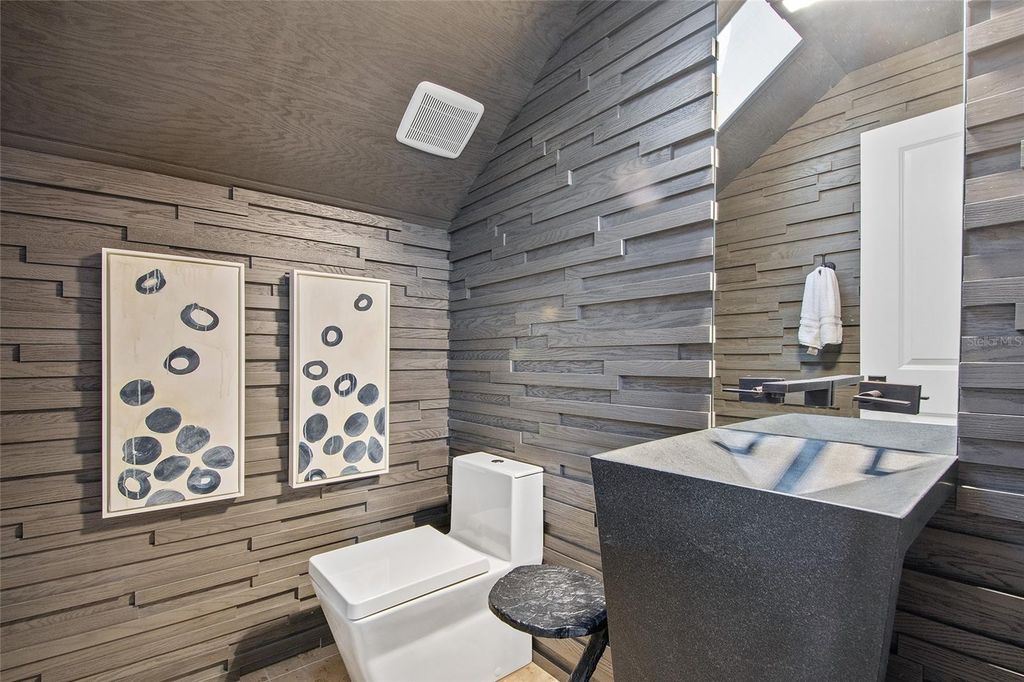 Image 47 of property listing at 9349 TIBET POINTE CIRCLE, Windermere, FL 34786
