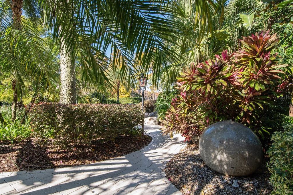 Image 7 of property listing at 9349 TIBET POINTE CIRCLE, Windermere, FL 34786