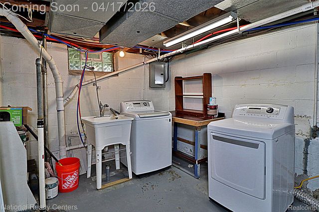 486 University Street, Ferndale, MI 48220