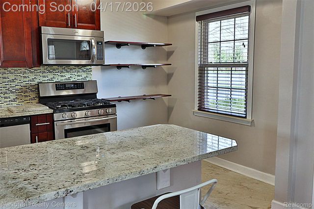 486 University Street, Ferndale, MI 48220