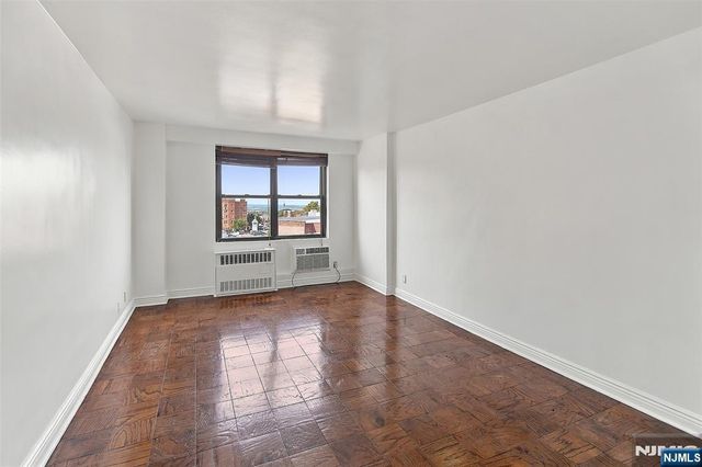 500 Central Avenue 514, Union City, NJ 07087