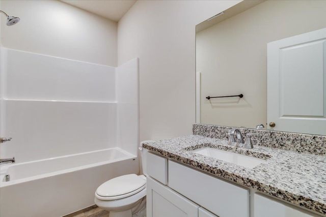9505 E Creed St, Wichita, KS 67210