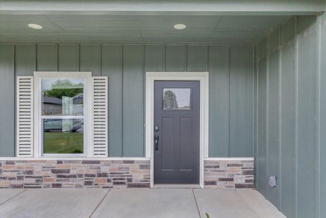 9505 E Creed St, Wichita, KS 67210